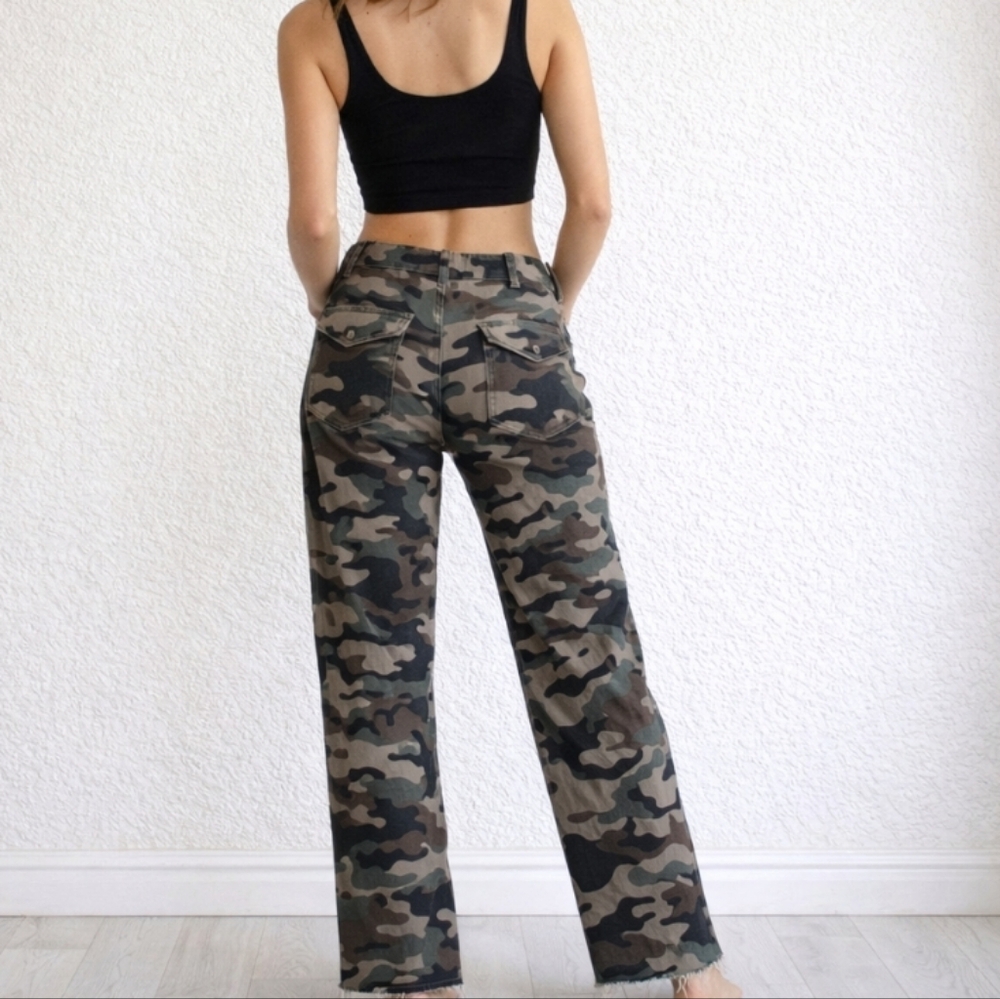 Nili Lotan Jenna | Celebrity Style High Waist Camo Cargo Pants Streetwear - Picture 3 of 11